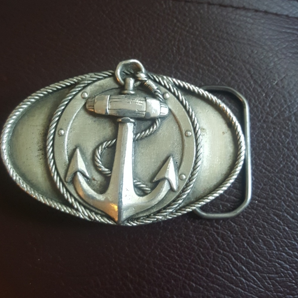Belt buckle